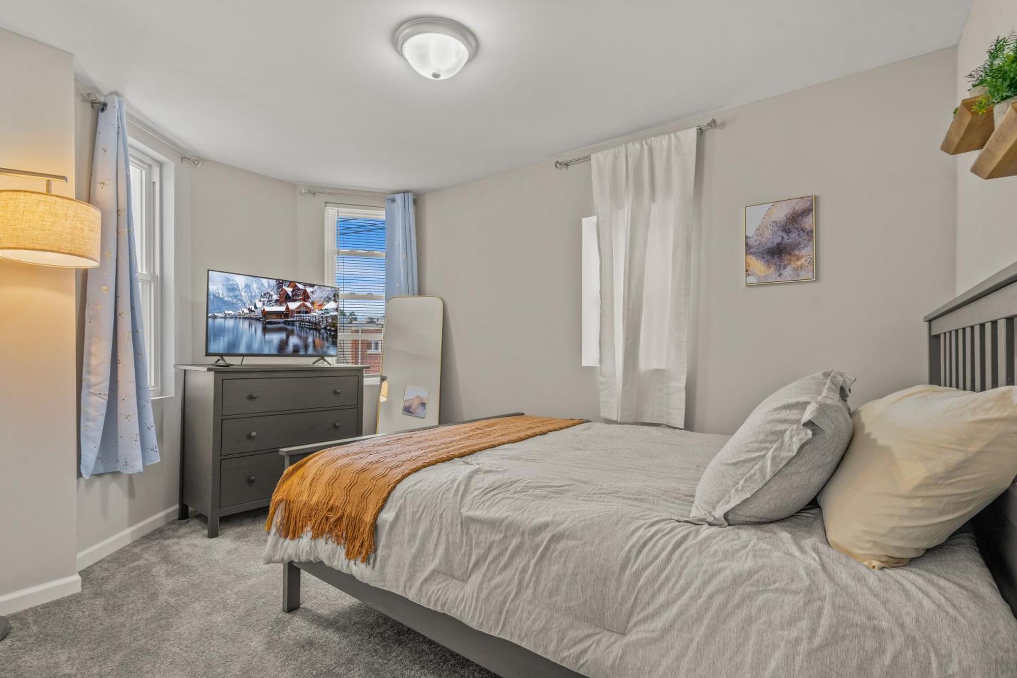 Uptown Gem! A Family Home Free Early Check-In! フィラデルフィア エクステリア 写真