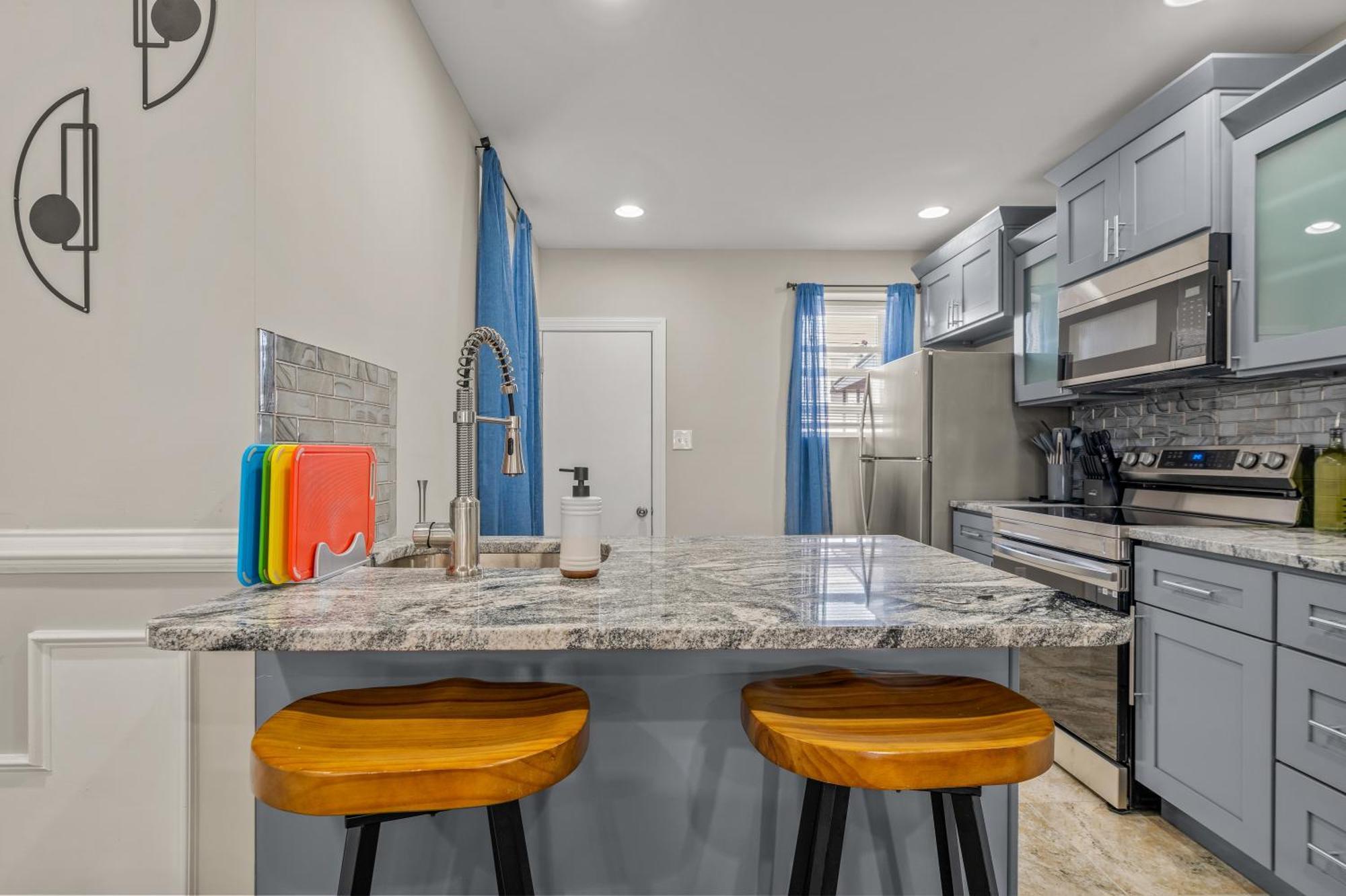 Uptown Gem! A Family Home Free Early Check-In! フィラデルフィア エクステリア 写真